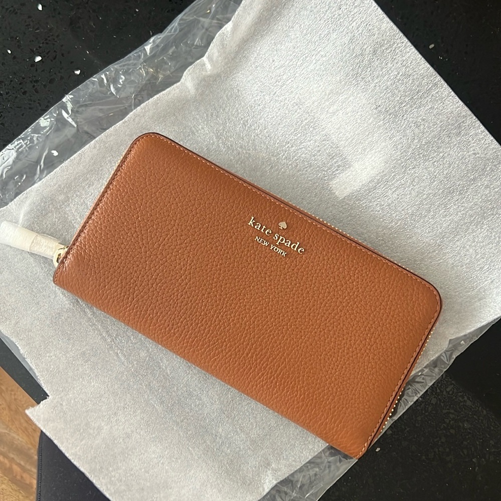 Kate spade brown wallet/ Leila large continental wallet